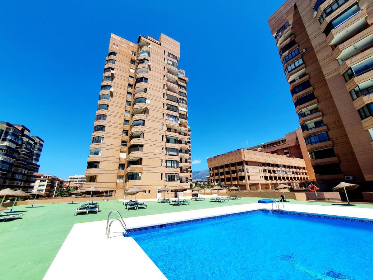 Апартаменти Marina Tower Фуенхірола Екстер'єр фото